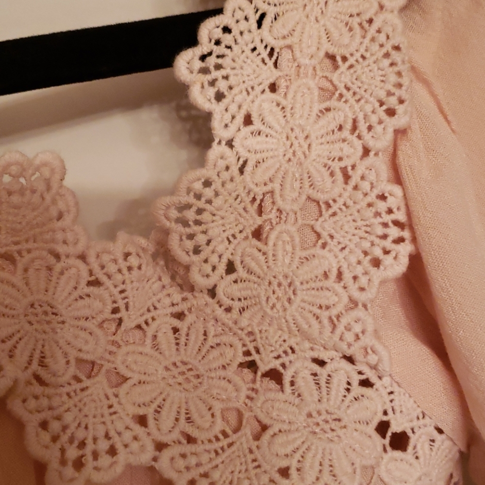 🔴 Cold shoulder flowy top🔴 - Picture 6 of 6